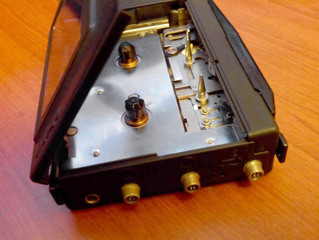 История советских кассетников (часть вторая): бум Walkman`ов, гаджет для КГБ и магнитофоны-конструкторы - 16